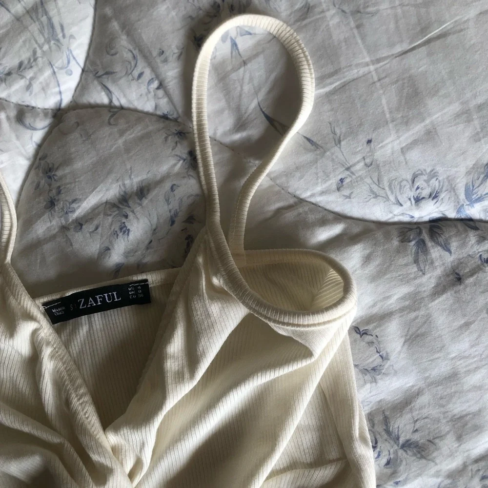 🍦ZAFUL Cream Cropped Ribbed Tank Top with Twist Front 🍦